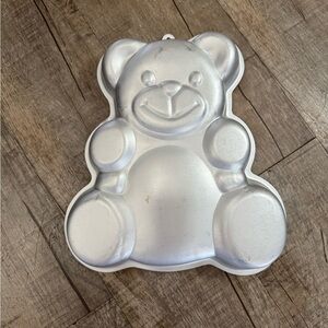 Vintage 1982 Wilton Huggable Teddy Bear Cake Pan –‎ Model #502-3754